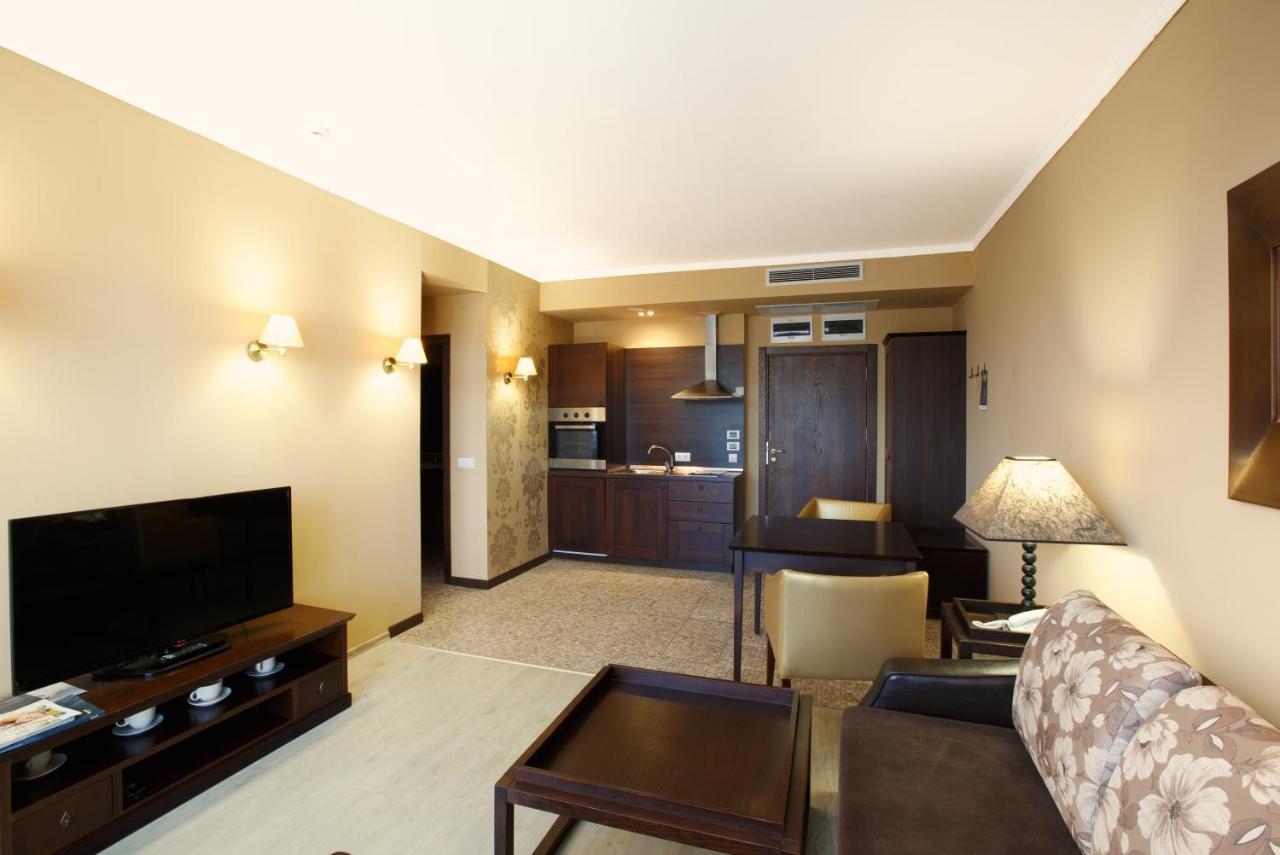 Royal Beach Apartment Sea View 2 써니비치 외부 사진